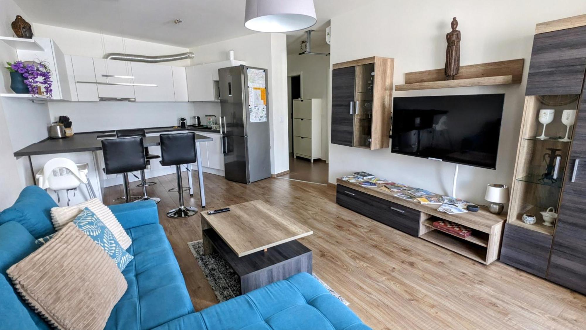 E2 Luxury Oldtown Apt - 2X Parking, Foodstore, Pcscreen, Netflix, Unlimited Music, Crib, Babychair, Fastwifi, Aircon Кошице Екстер'єр фото