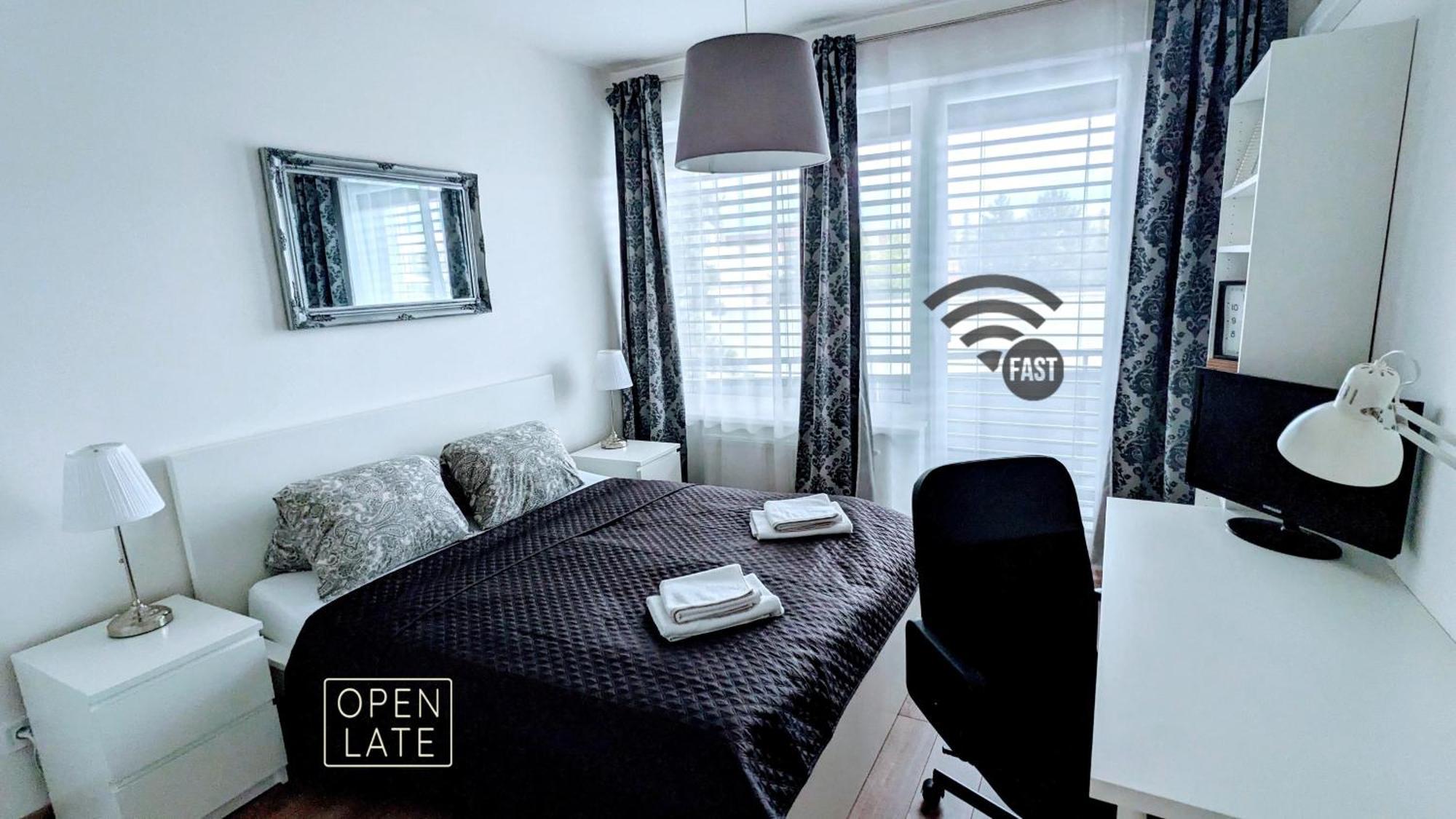 E2 Luxury Oldtown Apt - 2X Parking, Foodstore, Pcscreen, Netflix, Unlimited Music, Crib, Babychair, Fastwifi, Aircon Кошице Екстер'єр фото
